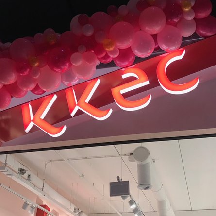 [Translate to English:] KKEC LED doosletters rood met wit