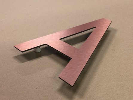 Dibond letter A met koper kleur Dibond letter A met koper kleur